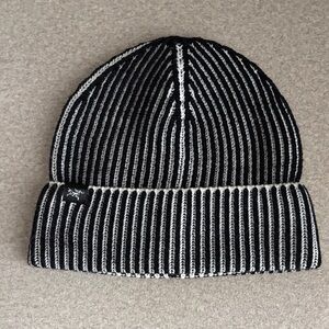 Arc'teryx Black and Gray Knit Beanie - New without tag